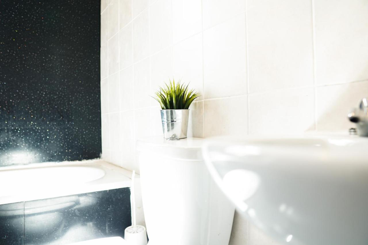 Chic City Loft Room Liverpool Bagian luar foto