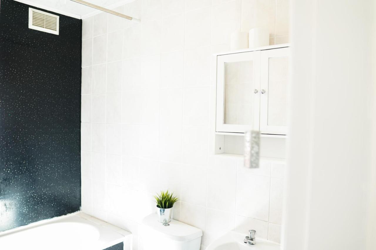 Chic City Loft Room Liverpool Bagian luar foto